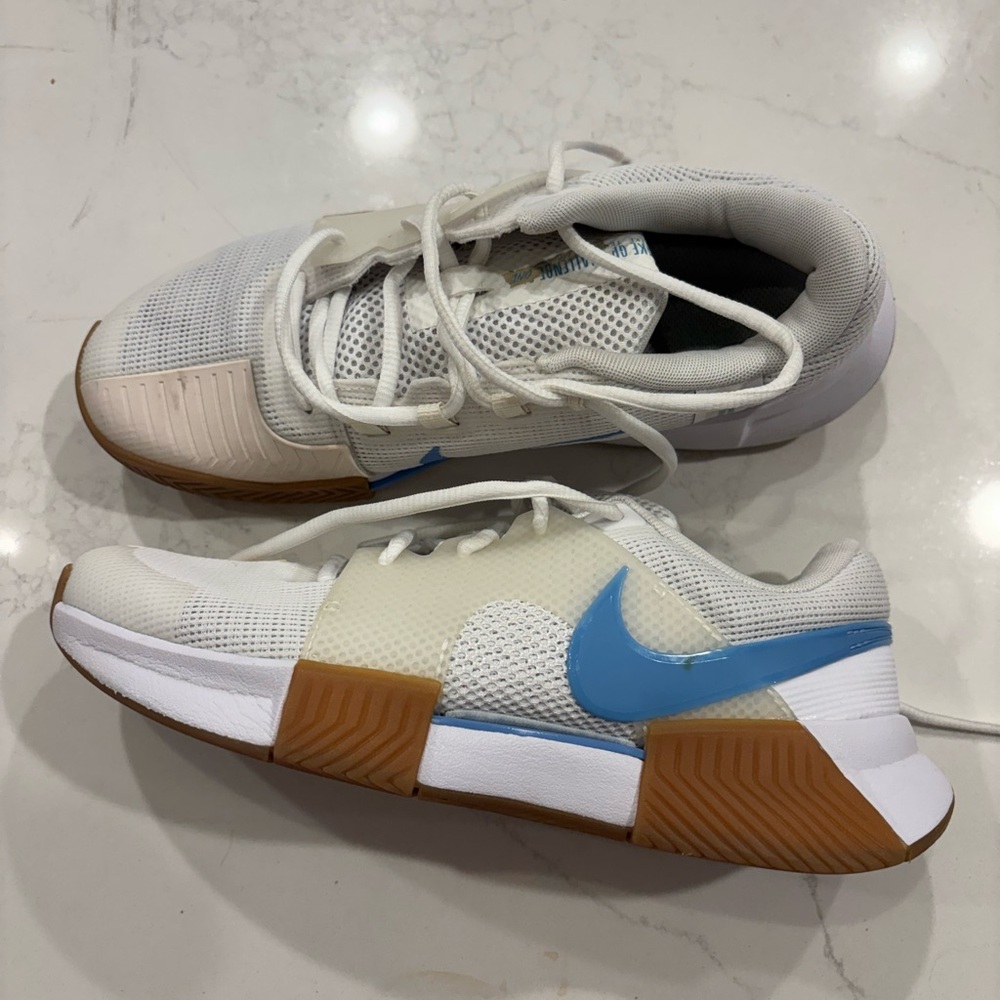 Women`s Zoom GP Challenge 1 Tennis Shoes Summit White and Blue